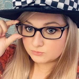 Meet your Posher, Liz